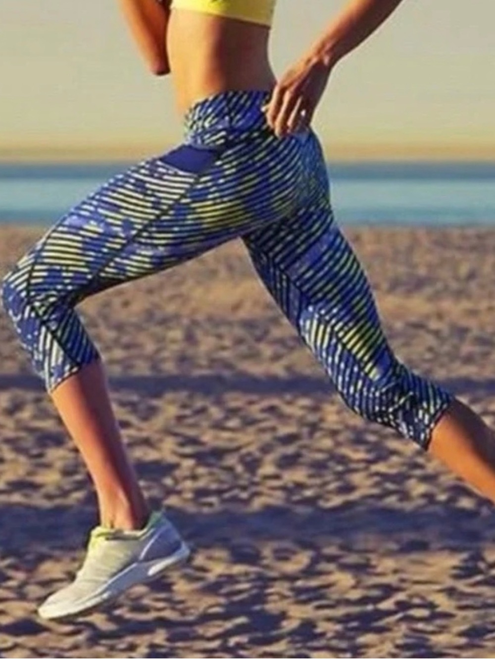 ATHLETA Radical Stride Relay Capri Cropped Leggings Blue Stripe Splash